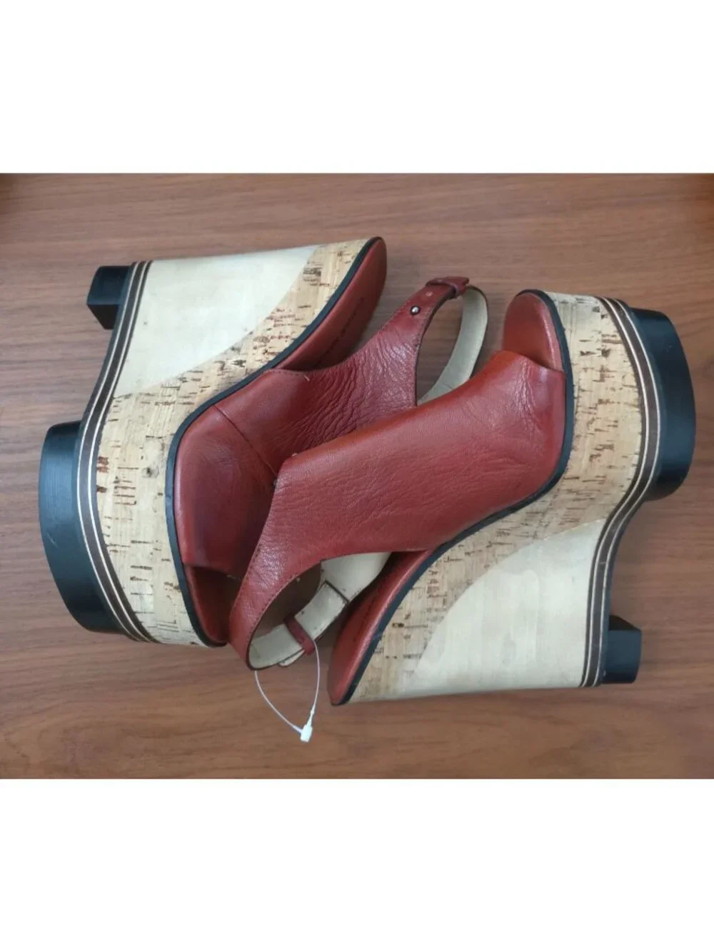 CoSTUME NATIONAL Wood & Cork Wedge Red Leather Sandals Sz 37 - Made In Italy